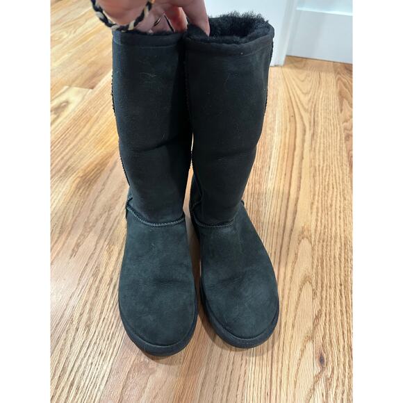 Ugg Classic Tall Boots Size 7 - Picture 1 of 7